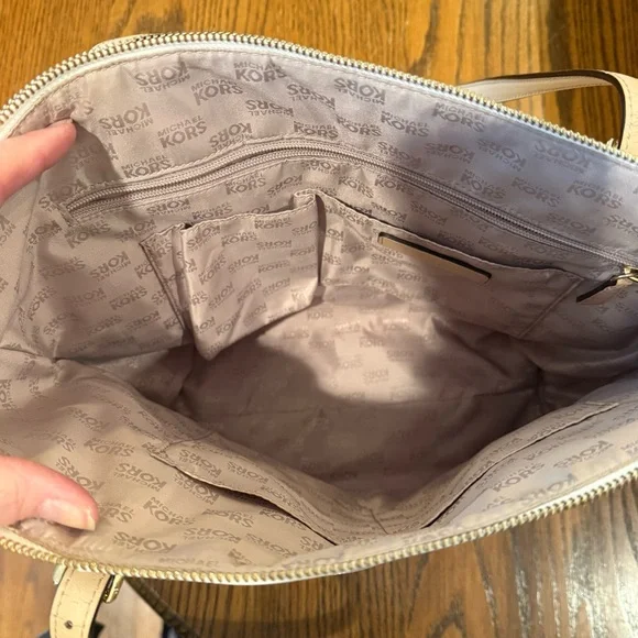 NWOT MICHAEL KORS  Jet Set White Patent Leather Tote Bag Purse - Picture 3 of 3